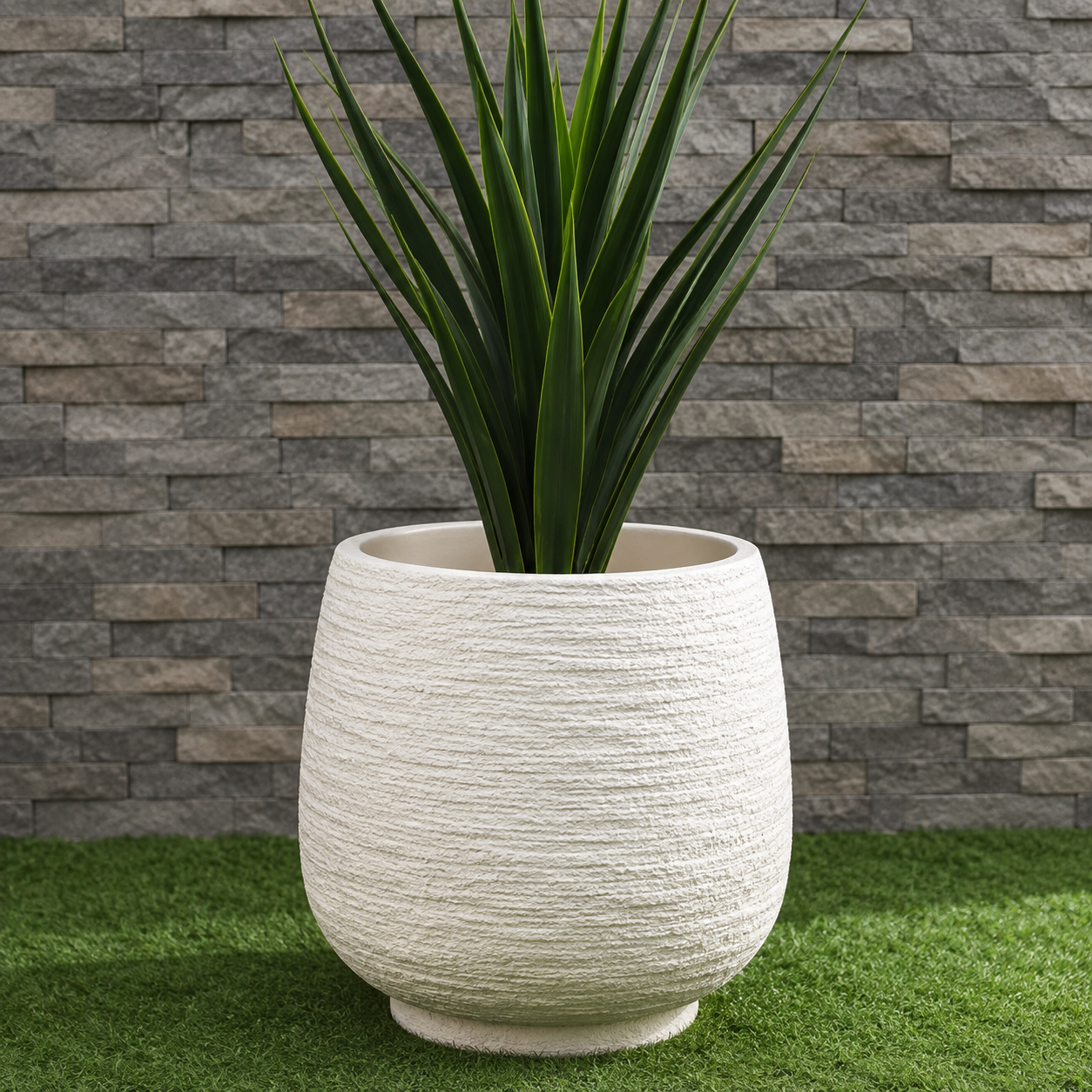 Woodara Classic White Outdoor Planter